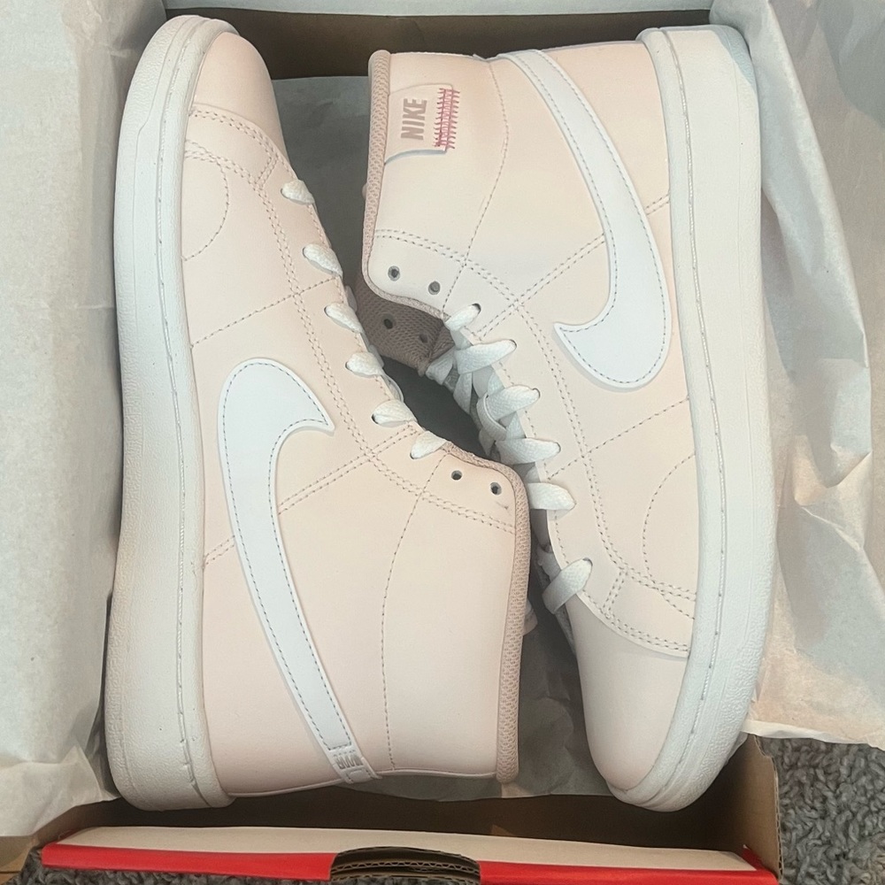 Brand new Nike women’s court royale 2 mid